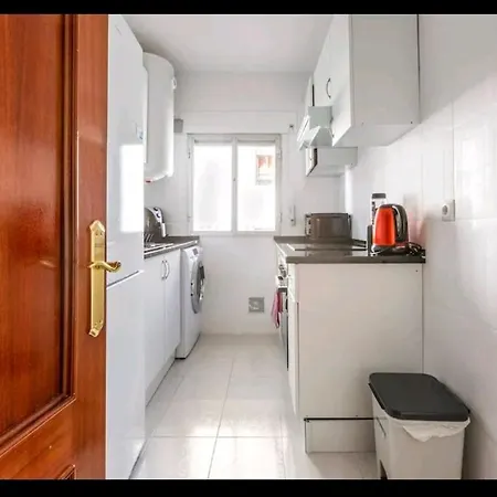 Luminosa Habitacion En Apartamento Compartido Madrid Exterior photo
